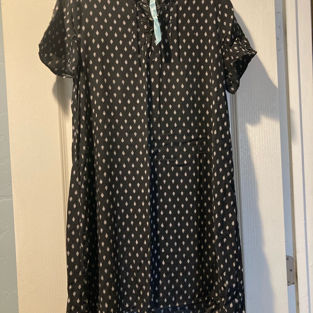 Old Navy Black and White Patterned Dress Size Large